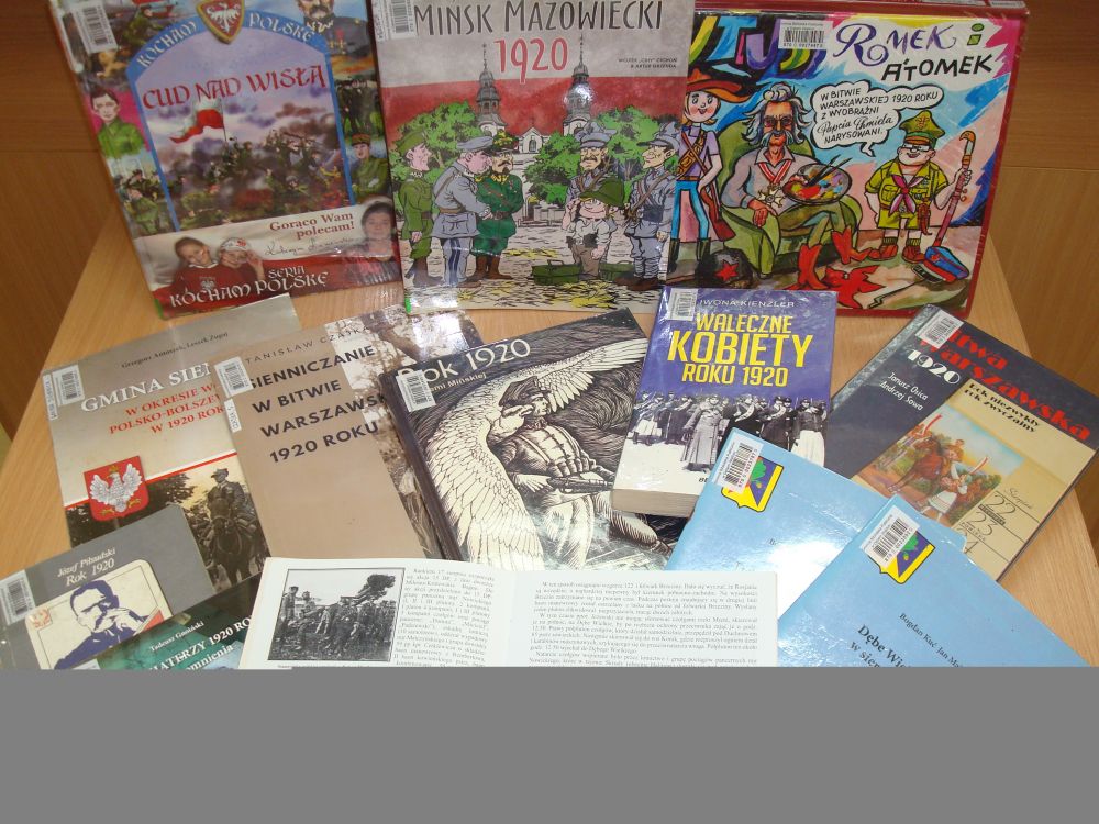 Książki o Bitwie Warszawskiej ze zbiorów Gminnej Biblioteki Publicznej w Dębem Wielkim